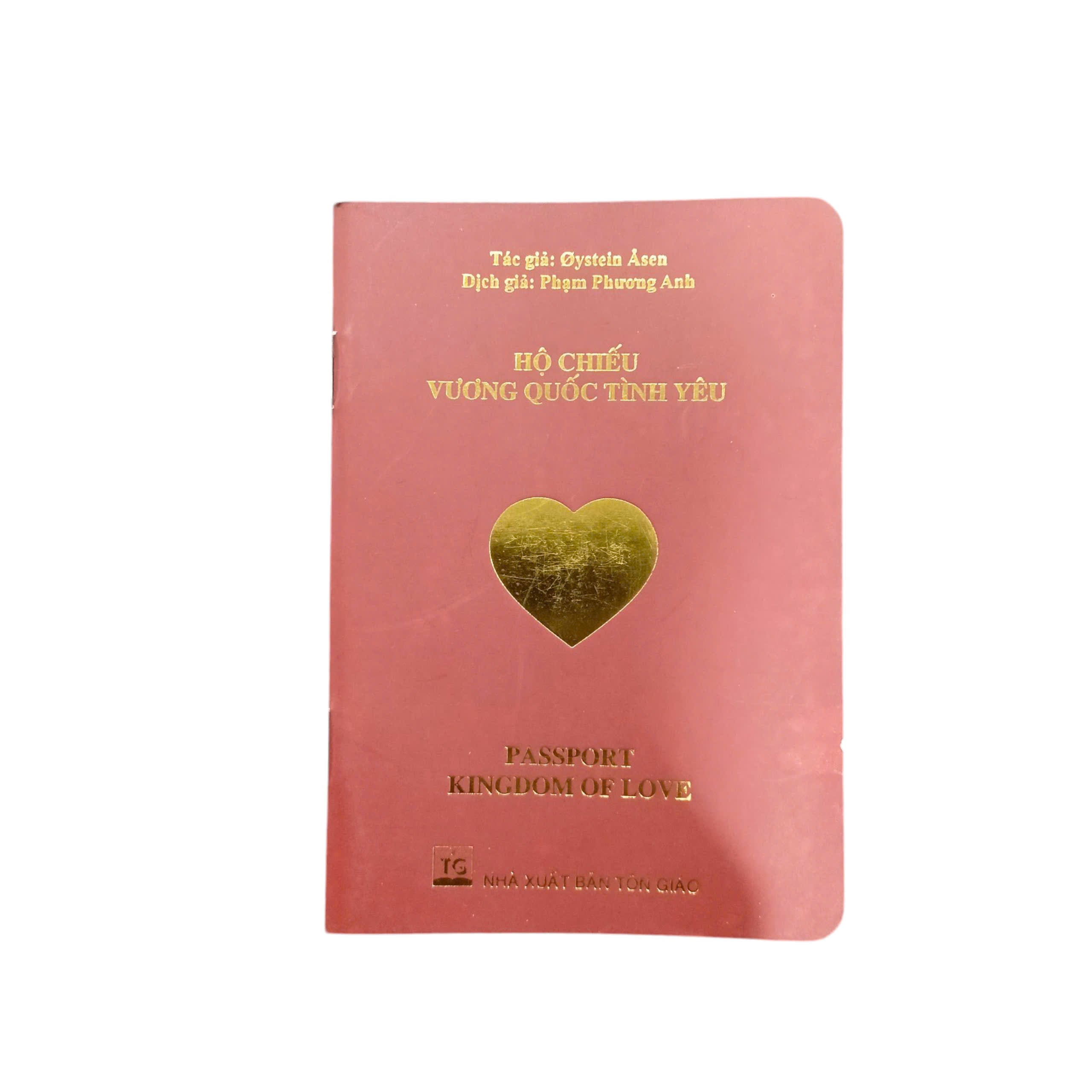 Hộ Chiếu Vương Quốc Tình Yêu (Bilingual)